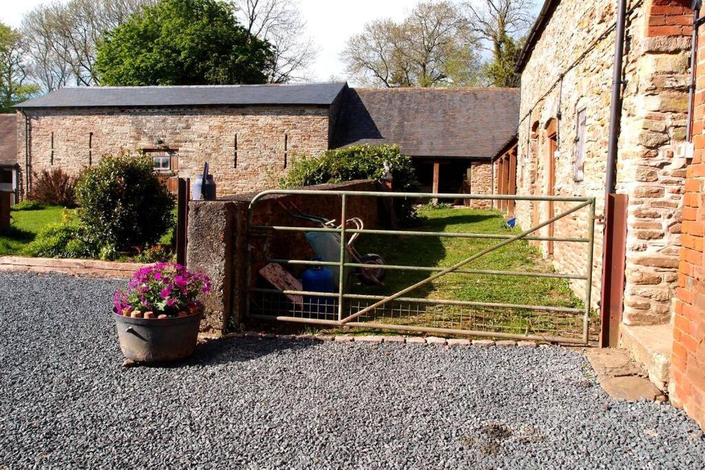 Upper Heath Farm - Stable Cottage Ludlow كرافن آرمز المظهر الخارجي الصورة